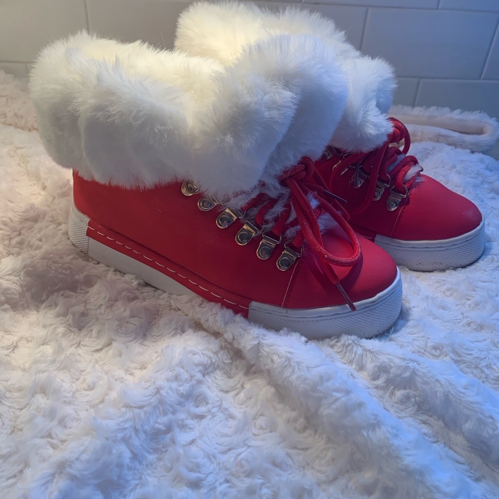 Women's Pink Fur-Lined Shoes